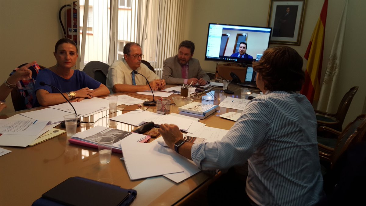 PresdteCGCAFE's tweet photo. Reunión en la sede de @CgcafeAaff analizando el resultado de @cnaf2016 y preparando @enaf2017 
#Afcolegiados https://t.co/070qb2u7fD