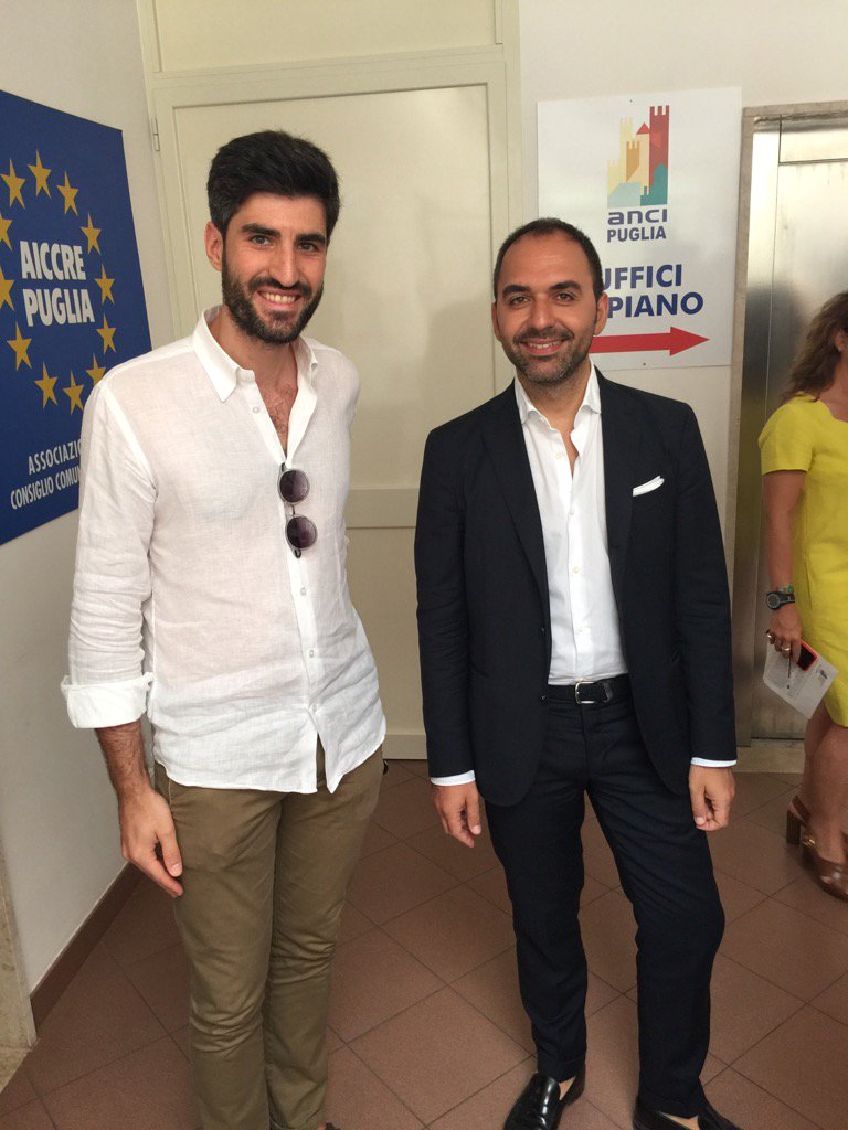 rafpiemontese's tweet photo. Con @AndreaBarchett di #forumgiovanipuglia parliamo di come lavorare al successo di #PIN https://t.co/GtHJ3GqEM3 https://t.co/OSDLWXCW0z