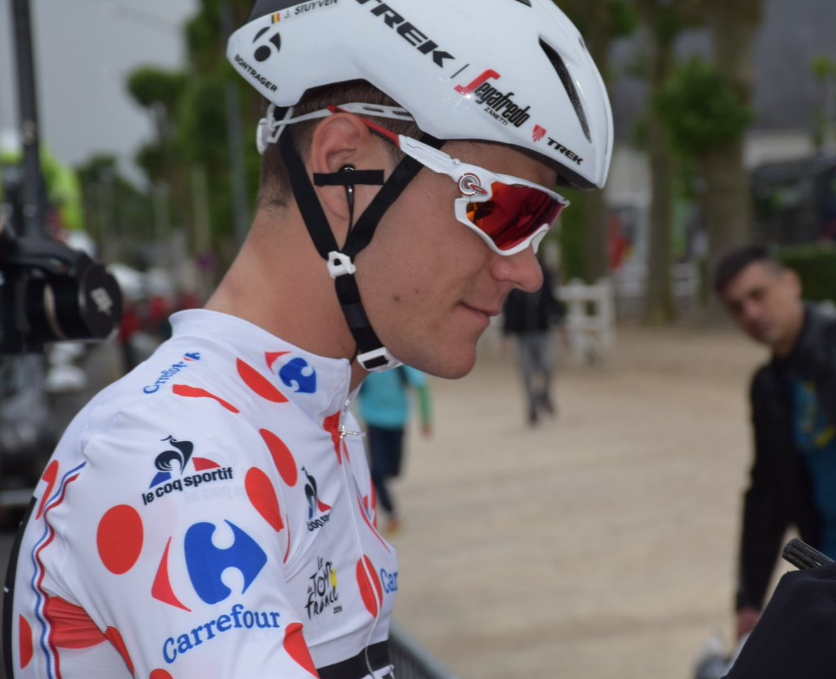 Gray clouds in Saumur, but <a href="/Jasperstuyven/">Jasper Stuyven</a> is ready for stage 4. #showyourpolkadots #TDF