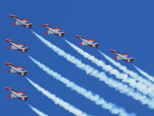 MontpApartments's tweet photo. The @airtattoo 2016 at RAF Fairford promises one of the world’s biggest and best air shows. https://t.co/b7q5jKtz9T https://t.co/zL9DWGAxb3