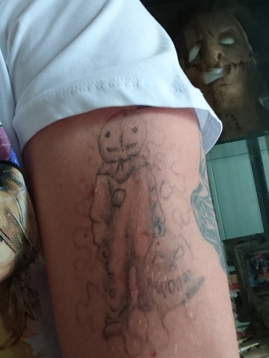 vtghorror's tweet photo. @mania_horror not the best photo but I'm a big fan haha https://t.co/0RoudVxHpk