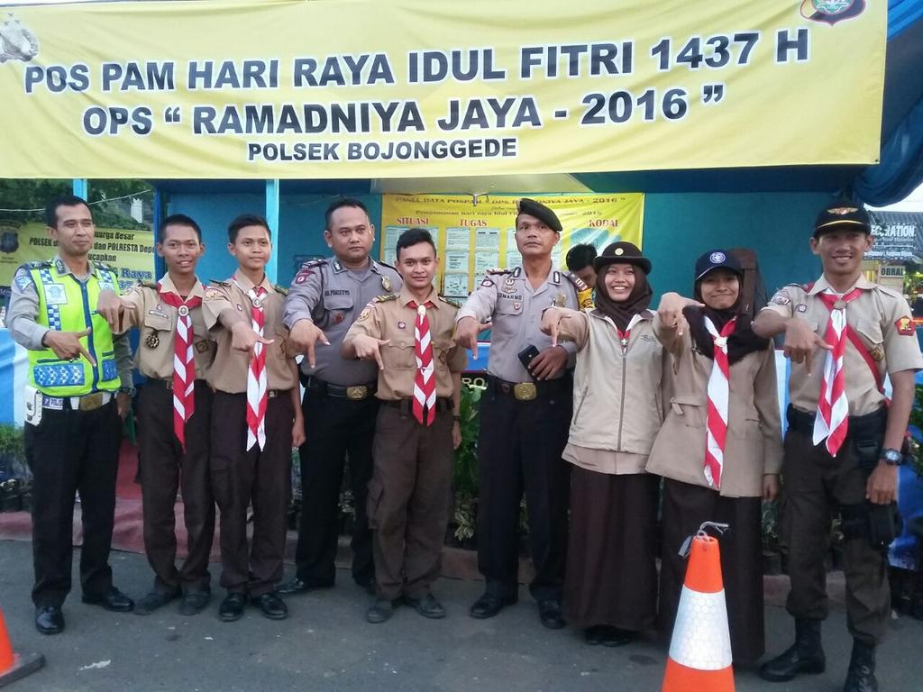 Karya Bakti Pramuka 1437 H Pospam Bojonggede #saptabakti <a href="/kwarnas/">Joulette</a> <a href="/PramukaJabar/">Pramuka Jawa Barat</a> <a href="/pramukaupdate/">Chakradhar</a> <a href="/MyprideMagz/">MYPRIDE MAGZ</a>