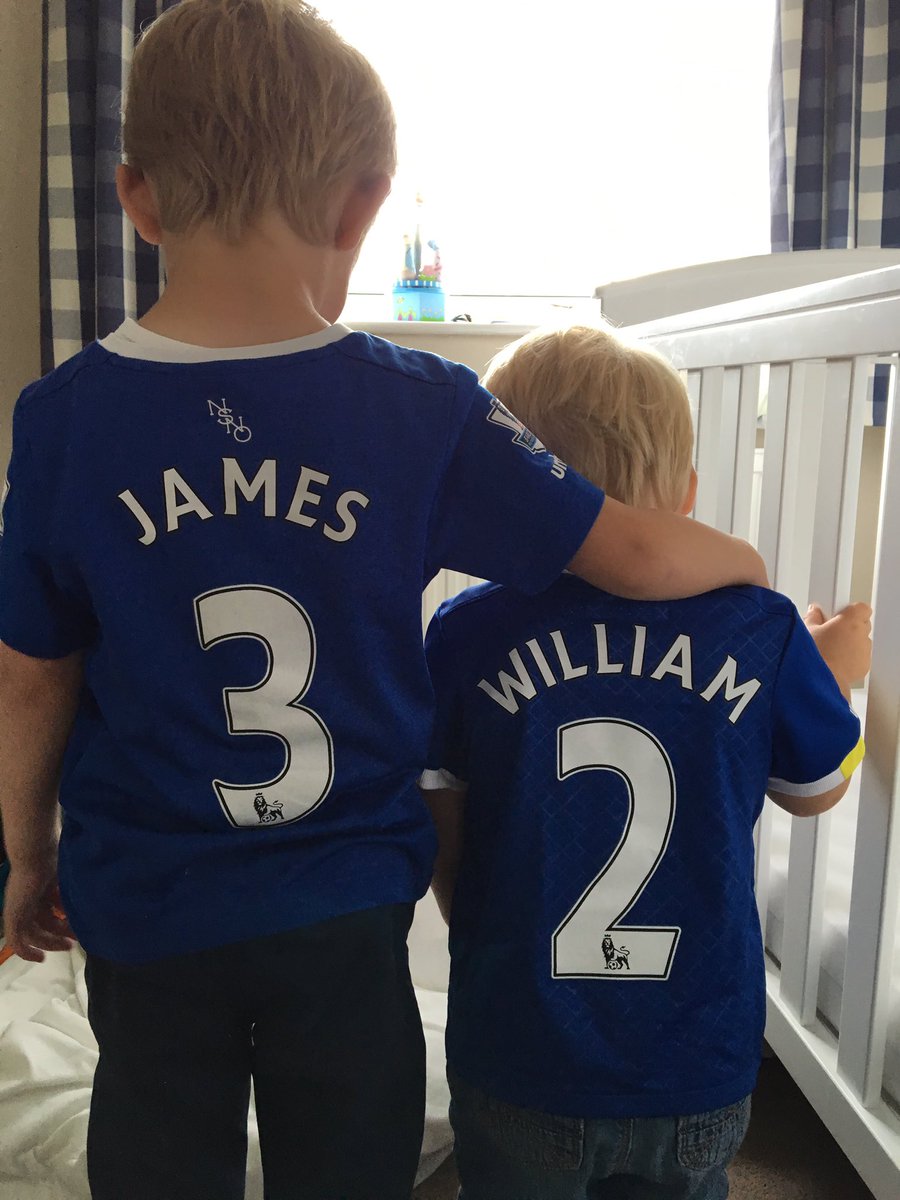 hales77's tweet photo. My little evertonians !!! https://t.co/VQxg1QtGej