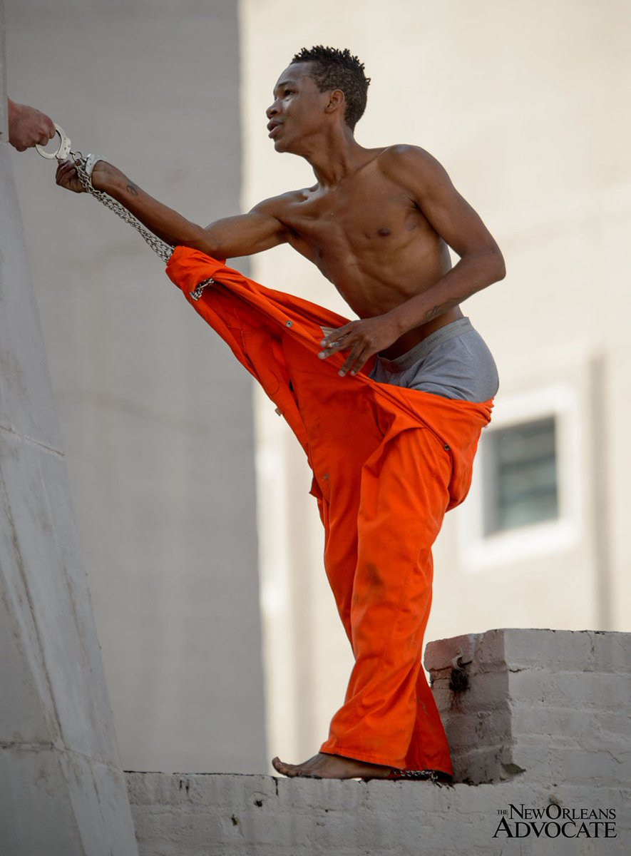 vincedcataldo's tweet photo. Orleans Parish inmate's escape attempt. Photog not named, but amazing clarity and depth of field. #photoofyear https://t.co/fjeQdea0ji
