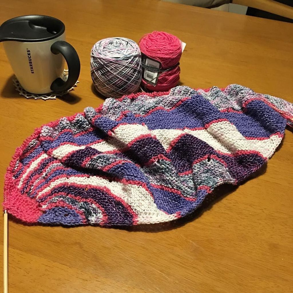 thimbleblue's tweet photo. #dottedrayskal #dottedraysforlife #dottedrays #ravelry #knit #knitting #knittagram #westkn… https://t.co/8aDn0XdNwM https://t.co/x7CdxFpU5K