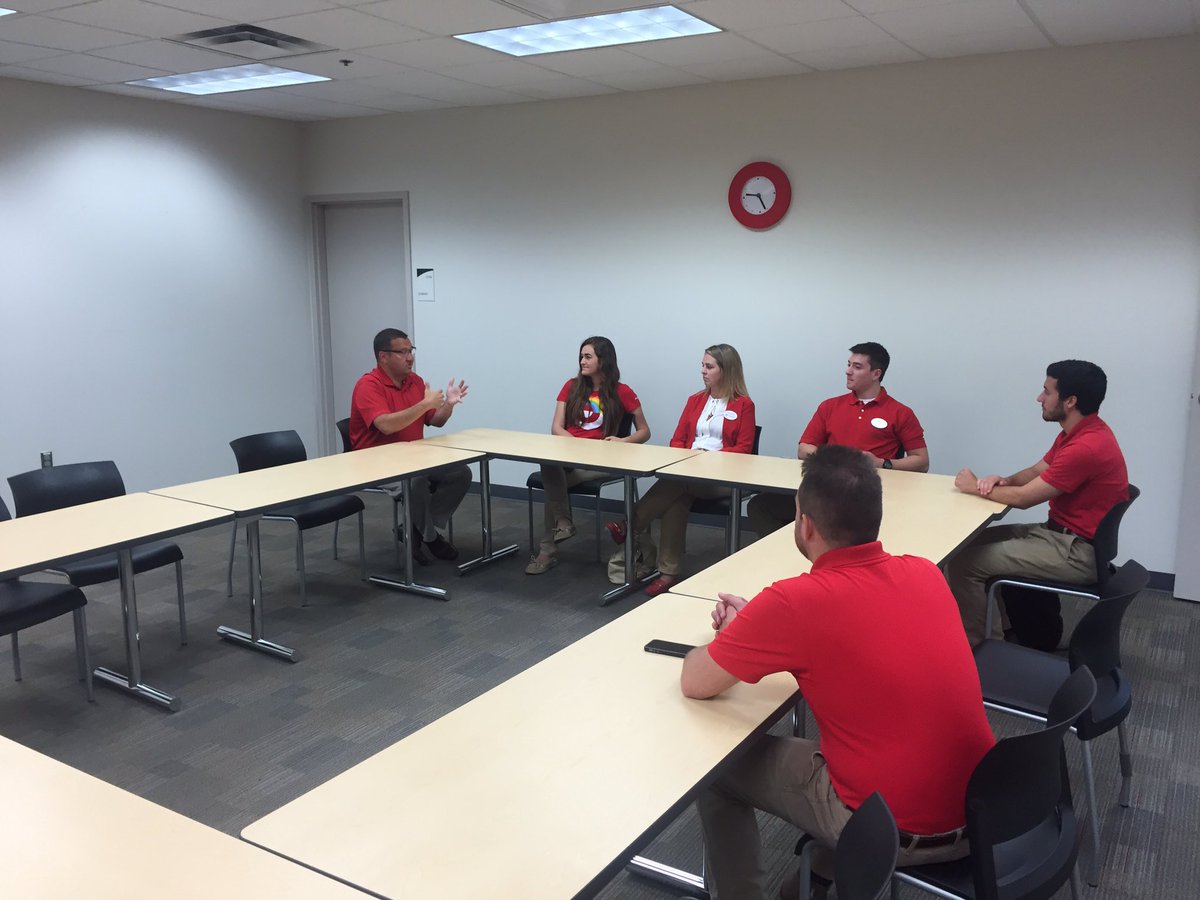 GregPare1's tweet photo. Pumped to be w/#D452 Interns for their DTLChatSession&amp;StoreVisitDay w/@achiarelli221 &amp; @JP_Cooney7 #TGTInterns2016 https://t.co/YVr8c5qXfV