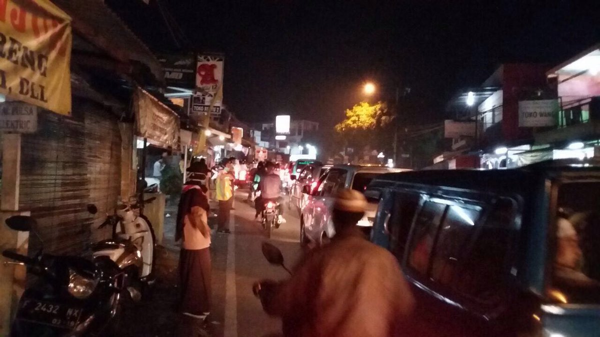 #KaryaBaktiPramuka Pengamanan malam takbiran Pos Ciawi <a href="/kwarnas/">Joulette</a> <a href="/PramukaJabar/">Pramuka Jawa Barat</a> <a href="/pramukaupdate/">Chakradhar</a> <a href="/MyprideMagz/">MYPRIDE MAGZ</a>