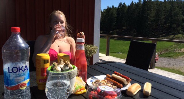 Största grattis till den finaste tjejen som idag blir 19, puss älskling på din dag, älskar dig❤️❤️