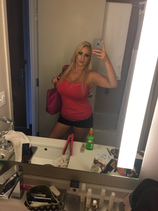 Headed out for the day!!! https://t.co/19UwjRFUjD<a href="/tag/asswednesday"class="tags"><span>#asswednesday</span></a>