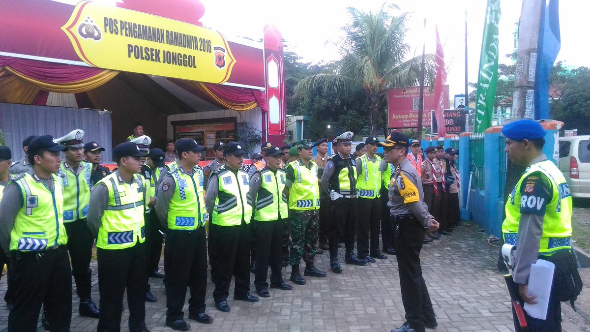 Apel persiapan malam takbir Pospam Jonggol #KaryaBakti Pramuka <a href="/kwarnas/">Joulette</a> <a href="/PramukaJabar/">Pramuka Jawa Barat</a> <a href="/pramukaupdate/">Chakradhar</a> <a href="/MyprideMagz/">MYPRIDE MAGZ</a>