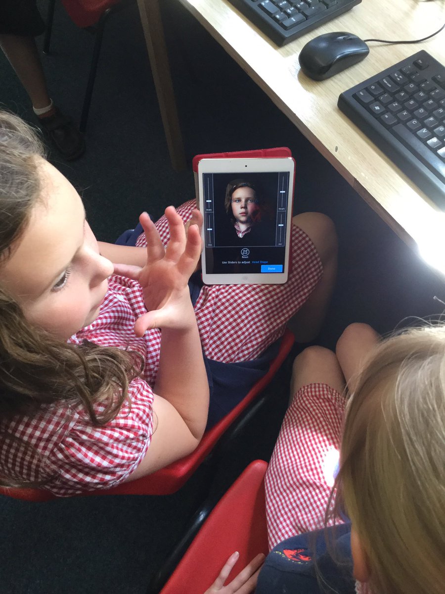 ysgolyddraig's tweet photo. #y5 using #photobooth #morfobooth and iPad photo editing to edit photos and create their own adverts #DCF https://t.co/j4xIRffqOl
