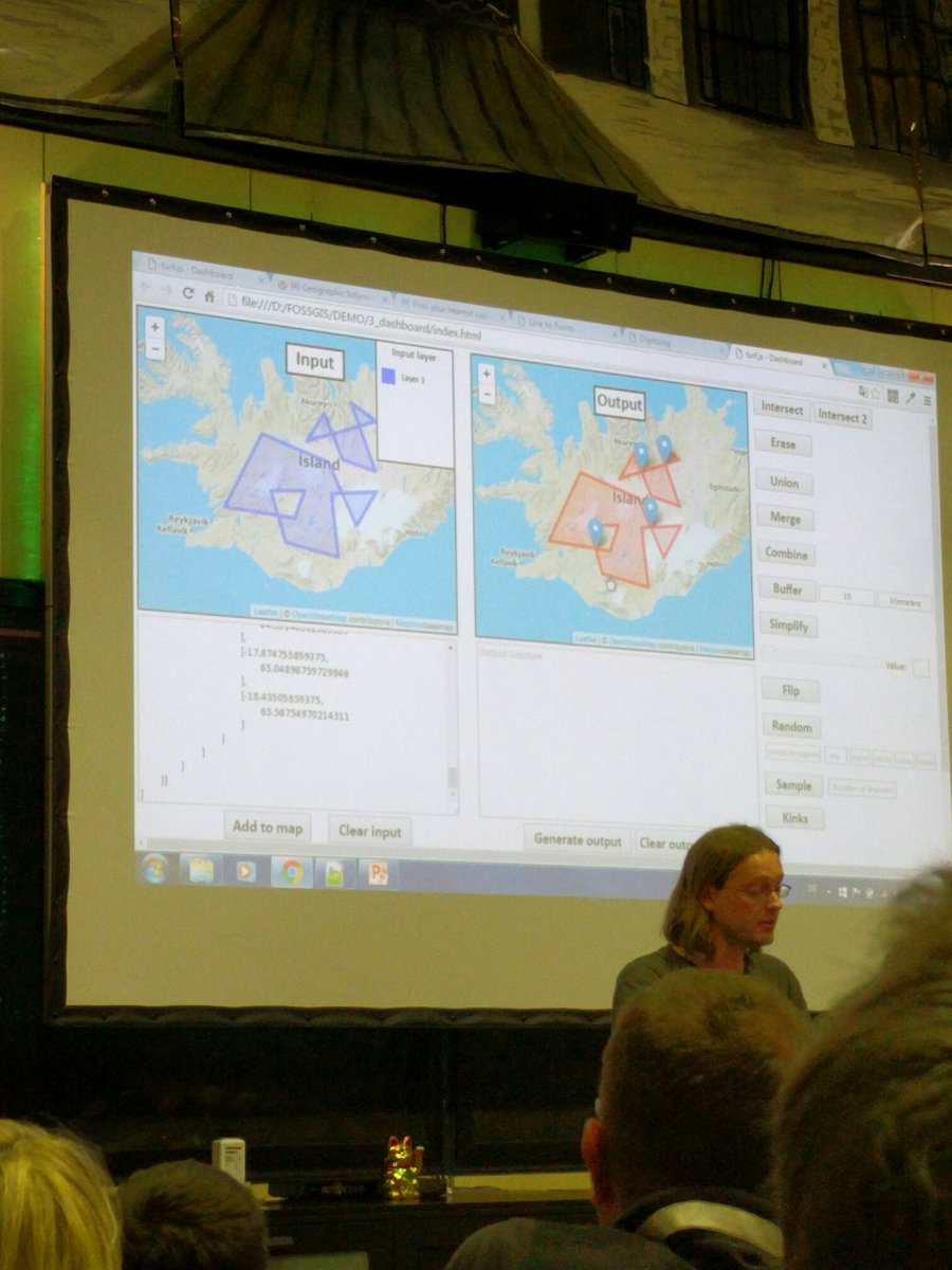 Demo Time bei #FOSSGIS2016 - @Gremling89 zeigt Geodaten Analyse im Browser mit #turfjs
