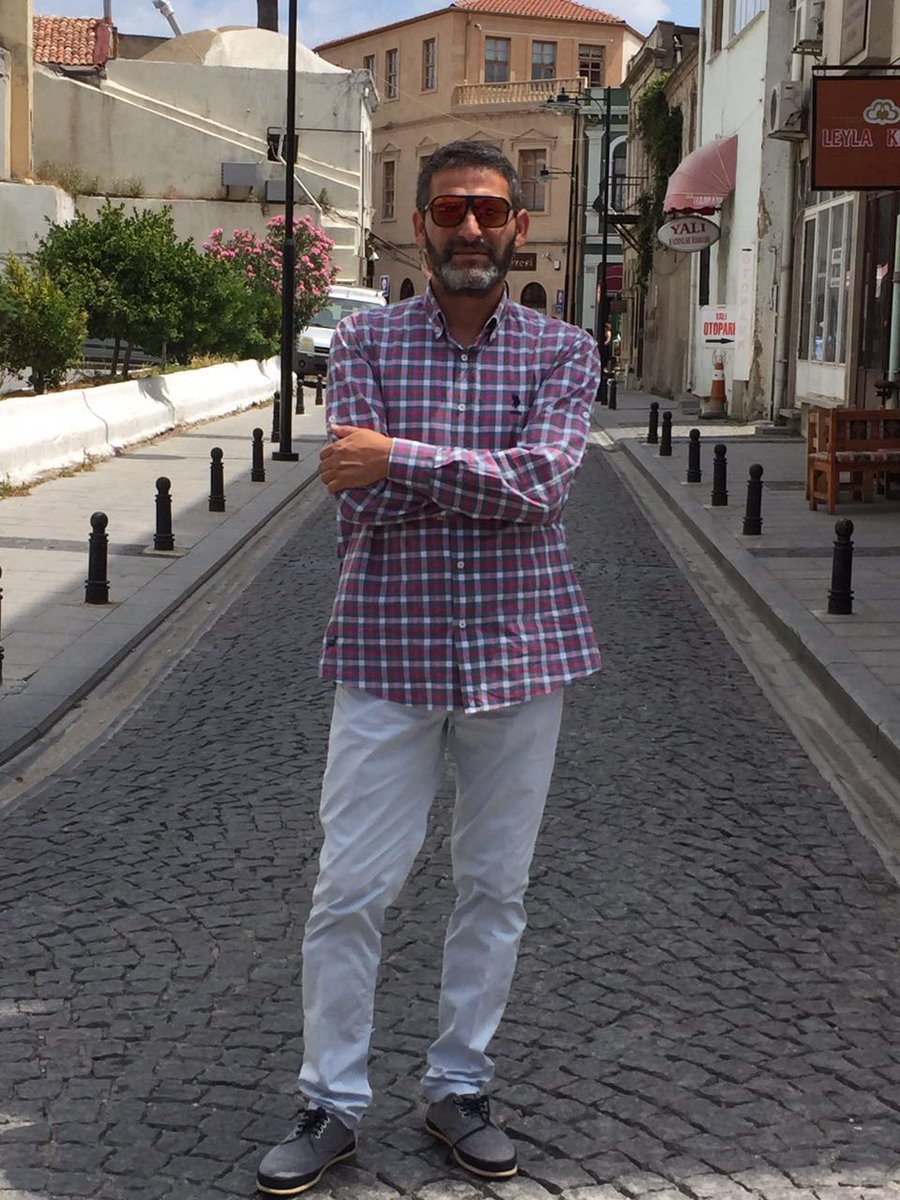 Aileniz ve dostlarınızla hayırlı bir bayram geçirmeniz dileğiyle. 

Ramazan Bayramımız Kutlu Olsun 
Hacı Ramazan