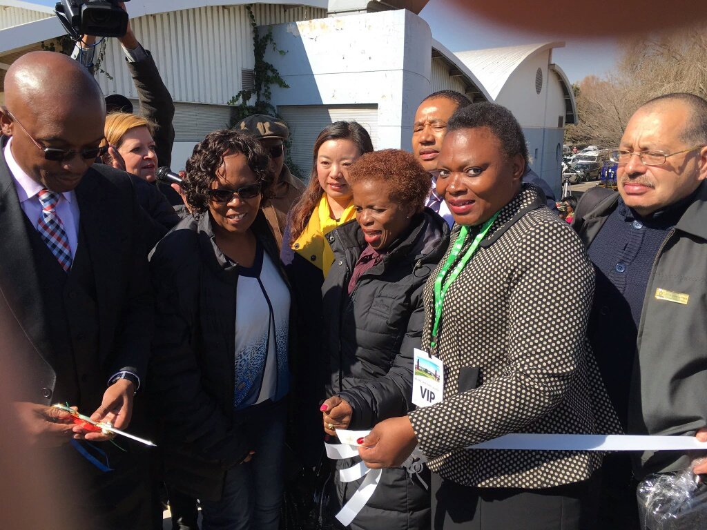 CityofJoburgZA's tweet photo. #MayorTau  has officially opened the newly revamped Bruma Lake park&amp;bridge #BrumaLake #corridorsoffreedom ^NB https://t.co/ZMqwo3gn2I