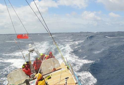 Clipper Race – Can Derry~Londonderry hold on for a home port vict #clipperrace sail-world.com/146159