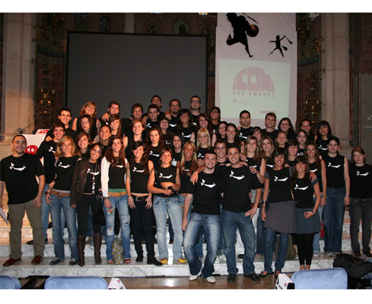 Goliads10's tweet photo. 10 años separan a estas fotos. Lo mejor... todos estáis perfectamente reconocibles https://t.co/fGFMfSxd19