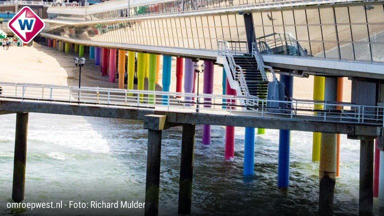 omroepwest's tweet image. Nieuwe sponsor Volvo Ocean Race verft pilaren Scheveningse Pier @akzonobelnl @volvooceanrace owst.nl/_rKj