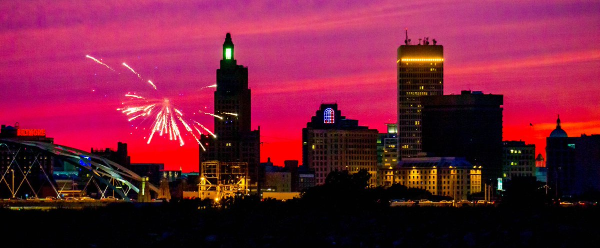 The brilliant #July4th sunset over downcity #Providence as fireworks begin. #StormHour #RIwx instagram.com/p/BHdyF9qDPIO/