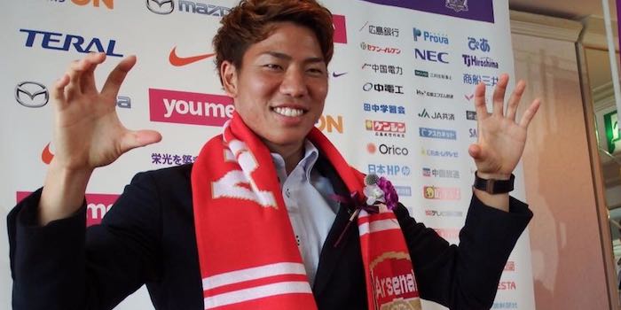 Official: Arsenal sign Takuma Asano - Page 2 CmmNdrXXYAA067H