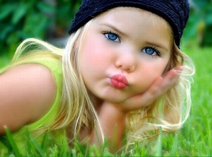 Dyanaothmn's tweet photo. احلا شي الأطفال 😻#اطفال https://t.co/ZepKxmIwUz