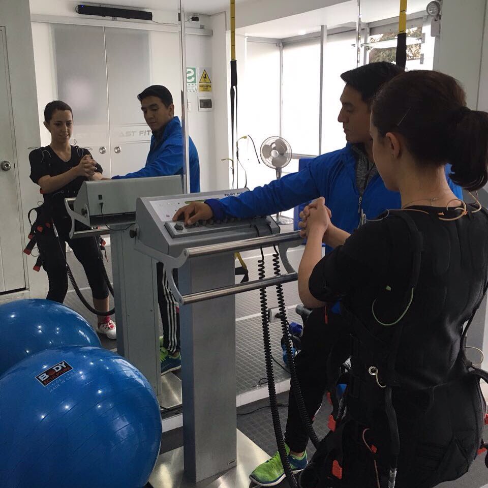 soyfastfit's tweet photo. En #20min mejora tu salud y tu figura! 
#ems #emsfit #fitness #ceroexcusas #wellness #revoluciónFitness #health https://t.co/212KovDqjO