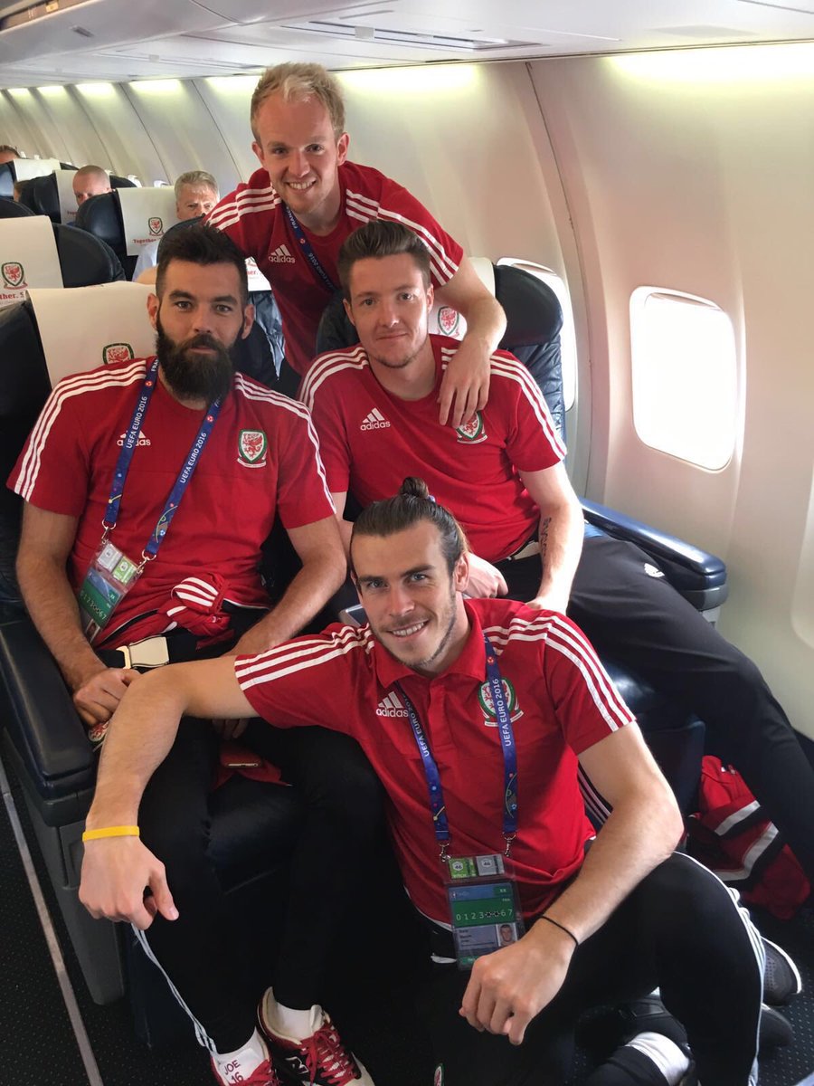 Gareth Bale tweet media