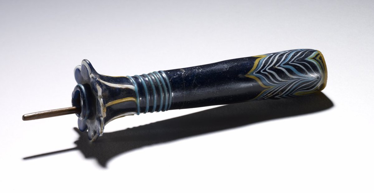 britishmuseum's tweet image. Today’s #MysteryObject is a glass tube used for kohl, black eye makeup used in ancient Egypt ow.ly/BkAH301NBHp