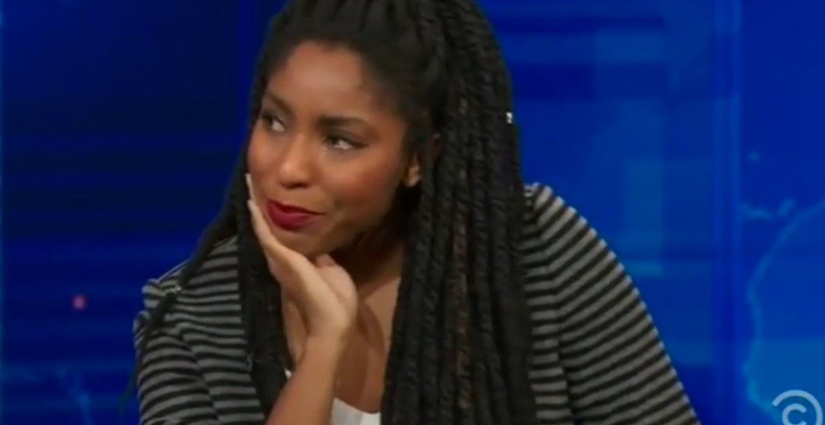 vulture's tweet image. #TheDail Show says goodbye to a teary Jessica Williams with a big ol' bear hug: vult.re/298rEbr