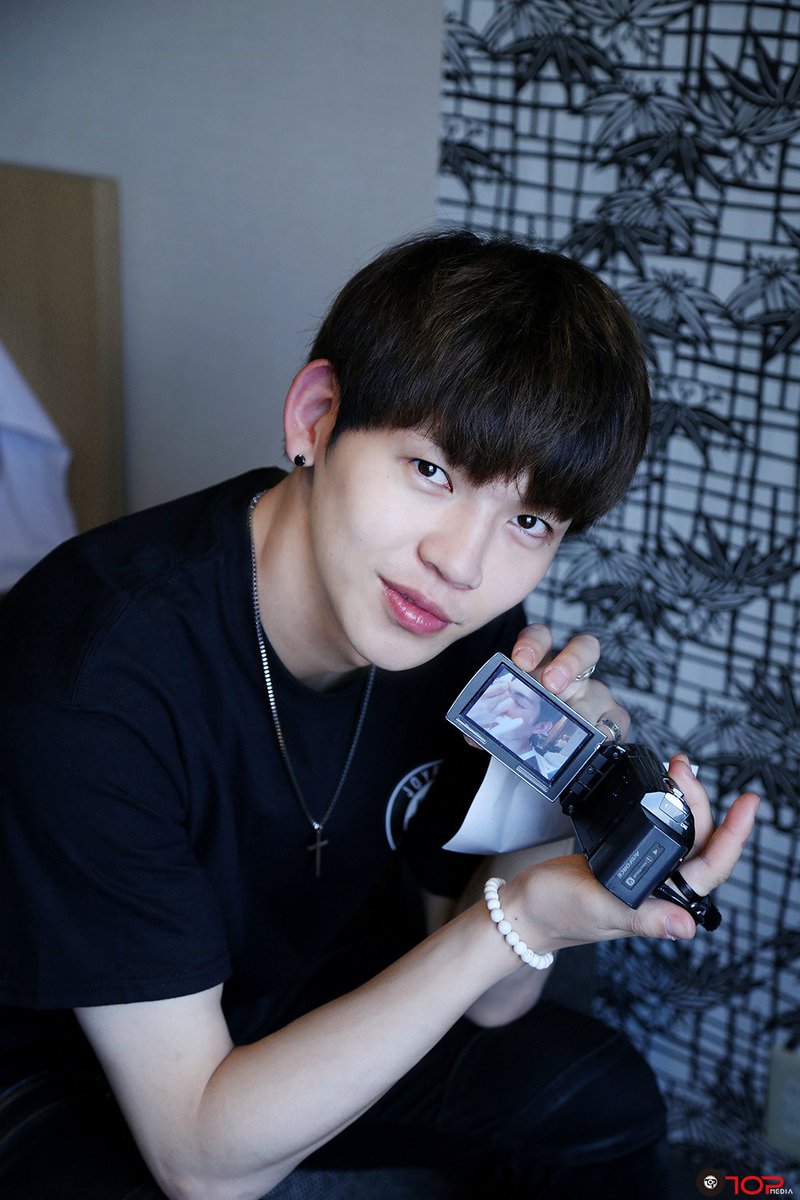loveKUHN_1111's tweet photo. #쿤 #업텐션 #300DaysWithUP10TION @UP10TION
》https://t.co/qNzAw7OqYT
》https://t.co/DroD5uKe0b
》https://t.co/OEqvF3uFPi https://t.co/R9oxAUIKHN
