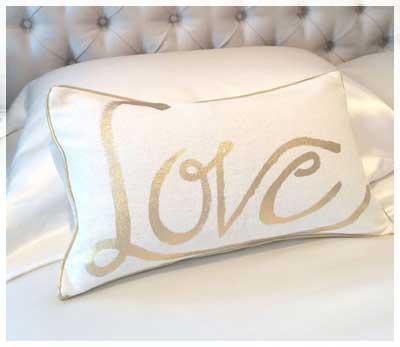 sweetpeawillow's tweet photo. It's our Flash 5 #competition 5 Love cushions up for grabs 1 per day #WIN FOLLOW, RT, enter: https://t.co/pJSFqykYla https://t.co/9X2Y2UBLIg