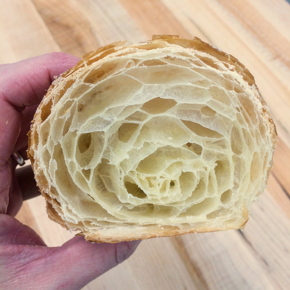 Bisous Bisous tweet media