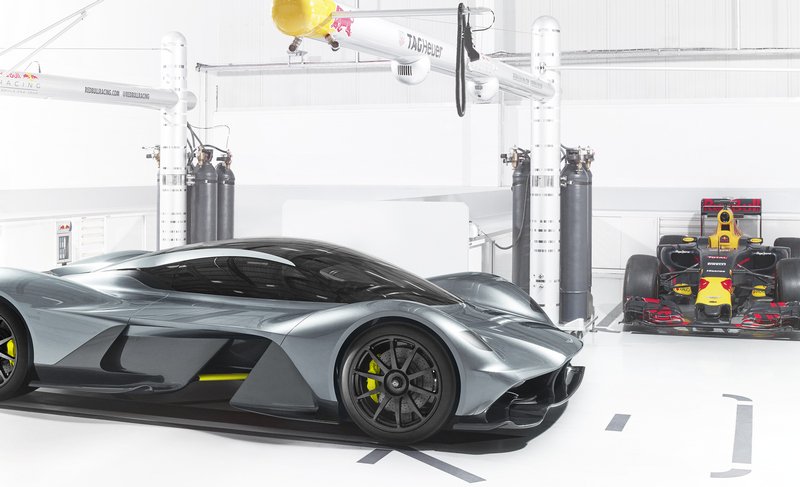 The <a href="/astonmartin/">Aston Martin</a> AM-RB 001 has a Red Bull beneath its skin -- and a 1:1 power:weight ratio. cnet.com/roadshow/news/…