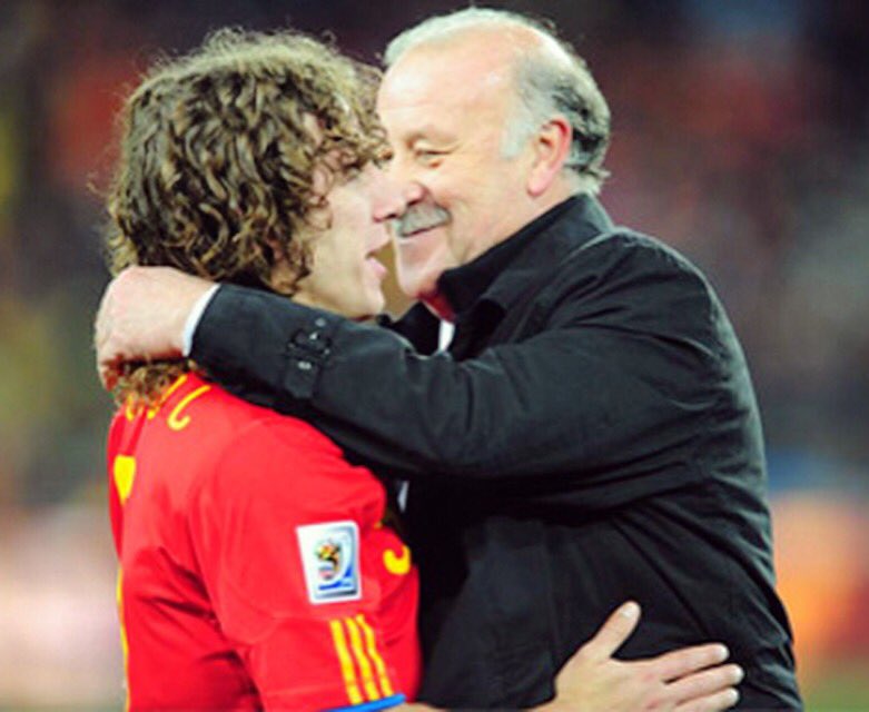 Carles5puyol's tweet photo. Gracias por todo míster! Un maestro dentro y fuera del campo. #GraciasVicente https://t.co/bhj44As7qu