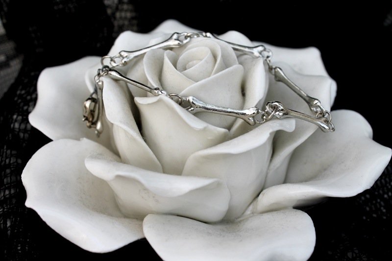 HTSMagazine's tweet image. Wanna adorn yourself with some gothic jewellery? Check out @GOTH_ZEN &amp;amp; give em a follow! {{gothzen.com}}