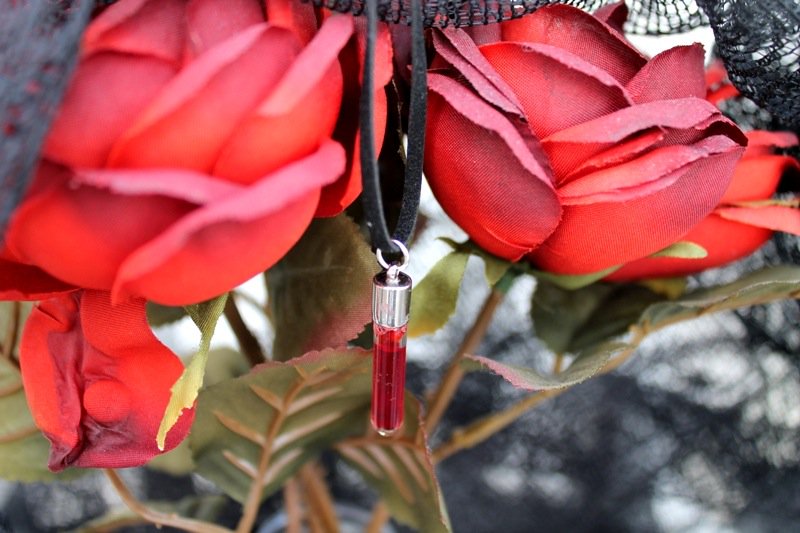 HTSMagazine's tweet image. Wanna adorn yourself with some gothic jewellery? Check out @GOTH_ZEN &amp;amp; give em a follow! {{gothzen.com}}