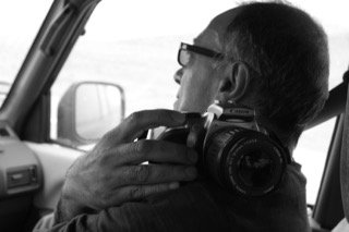 JulietteBinoche's tweet photo. En voiture en Iran vers Isfahan avant le tournage de Copie Conforme. Tu nous manques terriblement. Juliette. https://t.co/yUZCpgrCfs