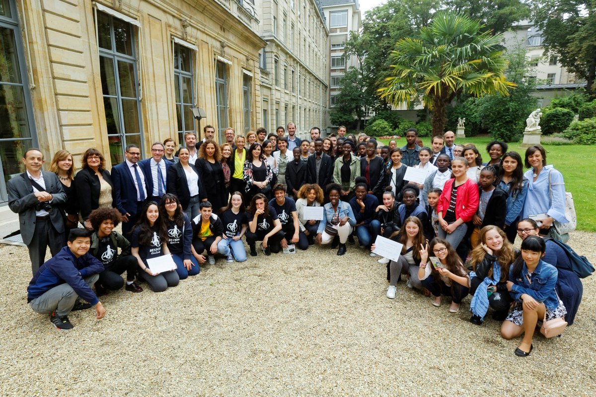 najatvb's tweet photo. Toutes mes félicitations aux lauréats du concours #MyFrance et bravo pour la grande qualité de vos films ! https://t.co/8Pwf7L59fH