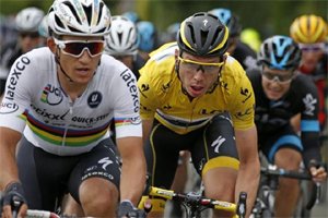 EvanKirstel's tweet photo. #3DGPS maps developed to track #TourdeFrance cyclists https://t.co/YBbLcnUqjD cc @3DPointerra https://t.co/b6QtiIytCW