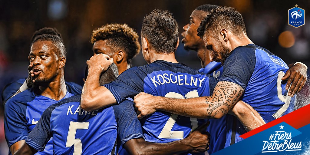 equipedefrance's tweet photo. Prouvez-nous votre fierté d'être Bleus. RT + Follow et remportez un maillot officiel de match! #FiersdetreBleus https://t.co/cg2WVDdk1L