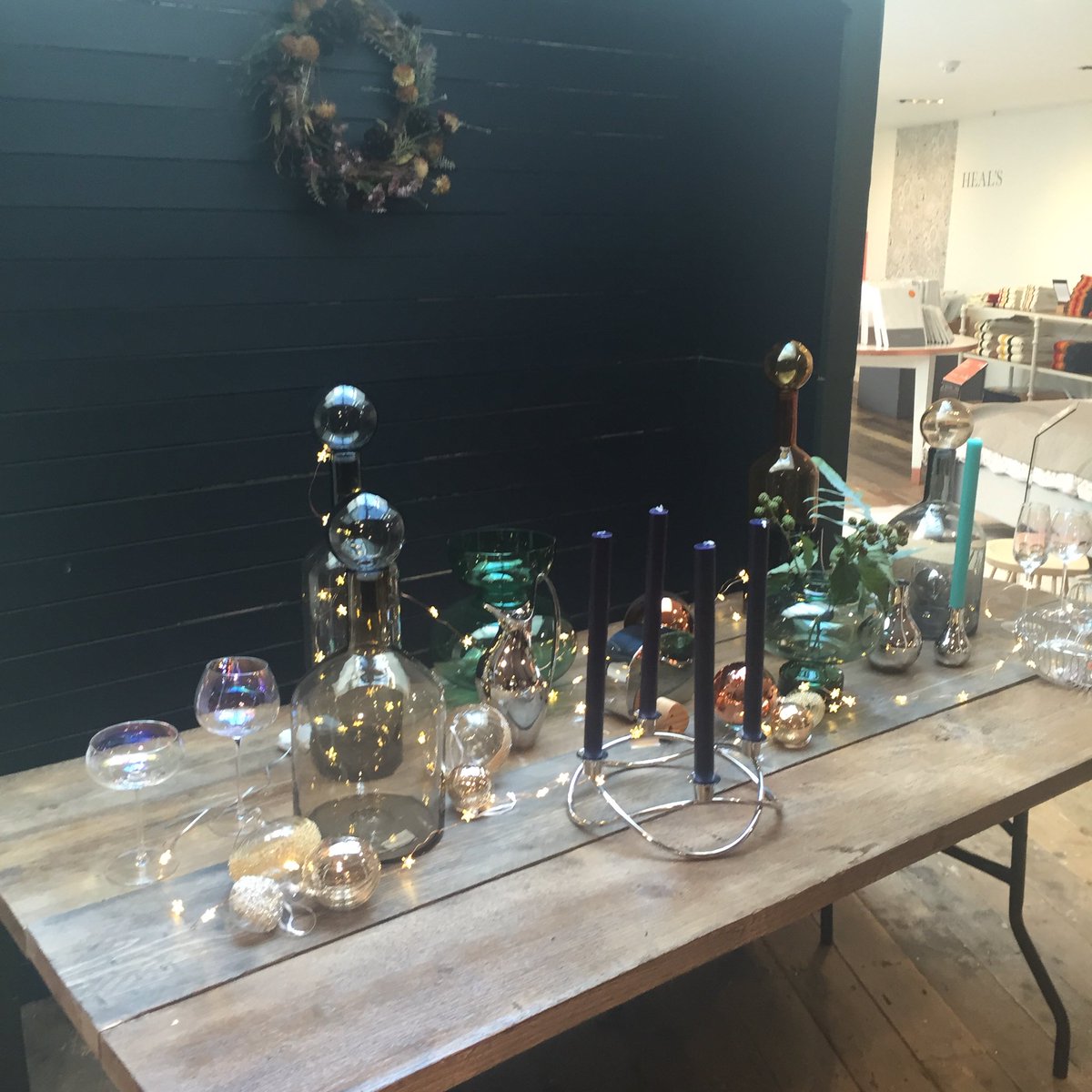 DesignFootnotes's tweet image. Amazing #Christmas ideas @Heals_Furniture #healshome #interiors #design