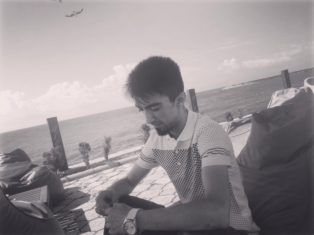 ciddirik_s's tweet photo. Gıybeeeet çekemiyolaaar biziiiii 😂😂 (@ Alesta Cafe in Giresun) https://t.co/GQAH4xXvfg https://t.co/g04P0V01xV