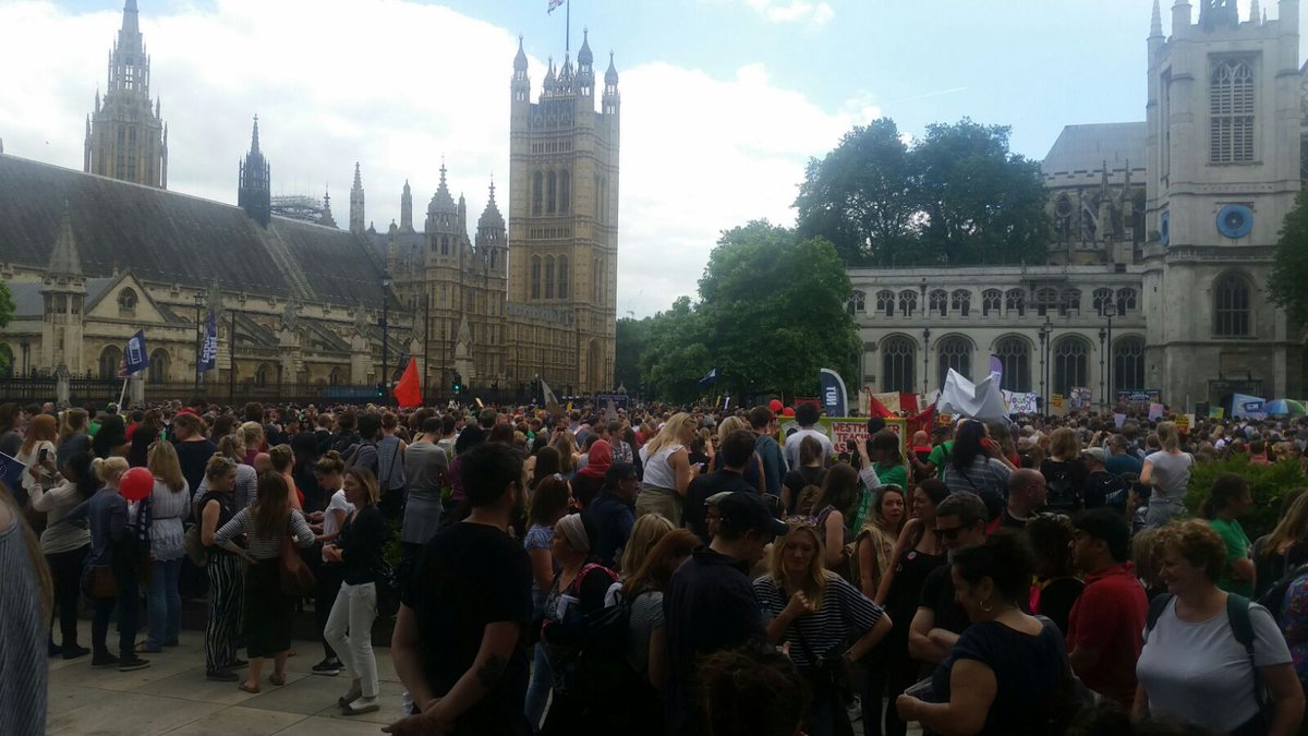 5yisha's tweet photo. Great turnout! Great speakers! #nutstrike  #ucu https://t.co/MH1Mq7PMzI