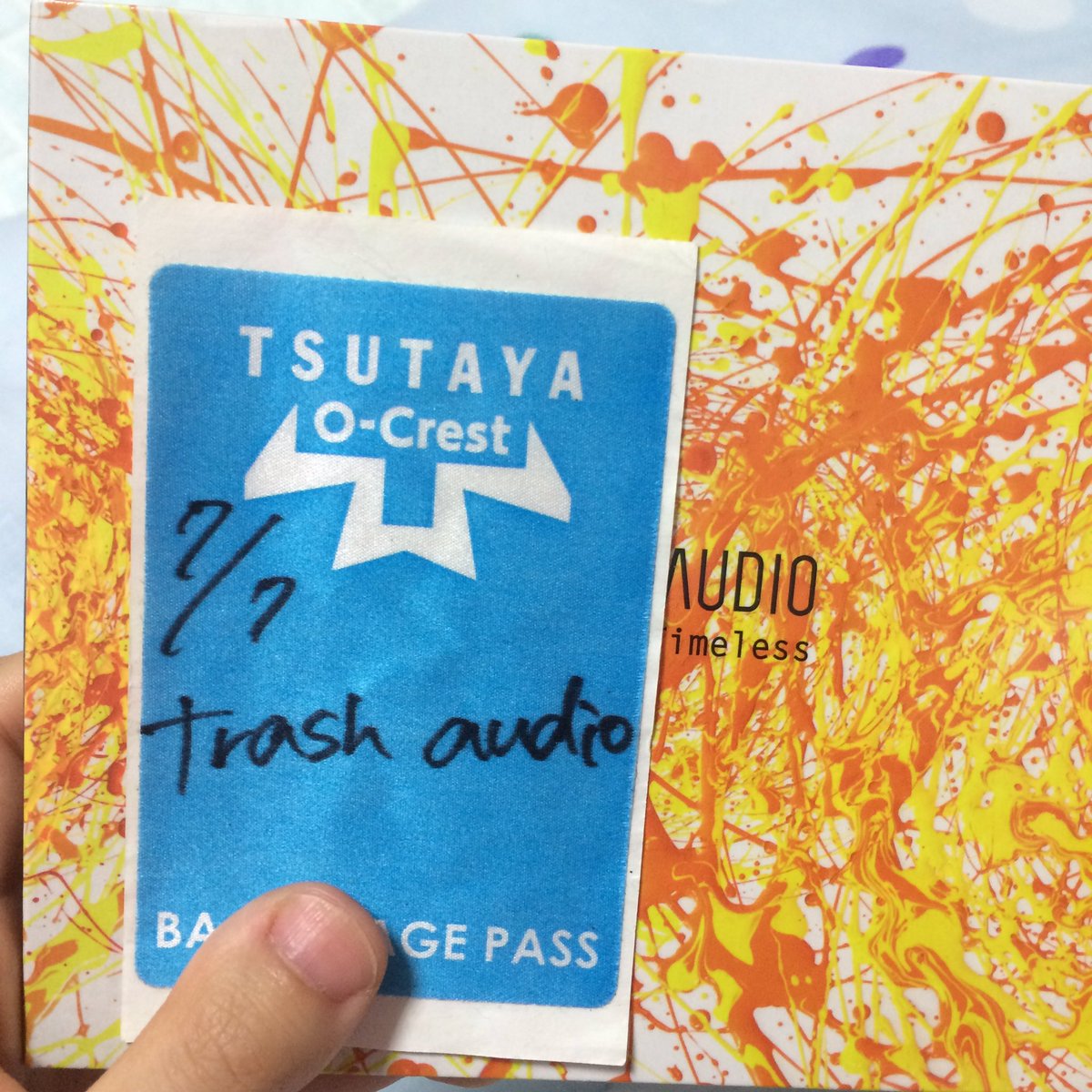 makotrao's tweet photo. 約１年前。今でもあの時のバックステージパスは御守りでお財布の中に入ってる。この一年たくさんの音楽の出会いがあった。この日からだった。7月7日。また東京来てくださいー☆

#TRASHAUDIO
#トラオ
#YouTube10万回！ https://t.co/xj0twnaNWY