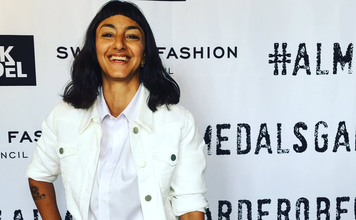 Almedalsgard's tweet photo. Seher Yilmaz från @Rattvise testar en hållbar lånegarderob med outfit från @Filippa_K och @mq i #almedalsgarderoben https://t.co/1DEvGFhfOA