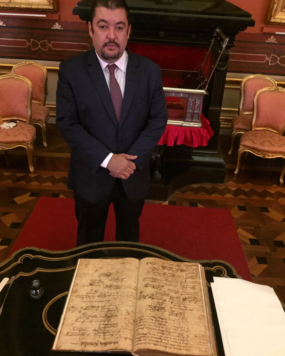 ROBERTOMARRERO's tweet photo. Hoy celebramos 205 años de La Firma del Acta de la Independencia que reposa en e Salón Elíptico de la AN https://t.co/nV8oERfVWJ