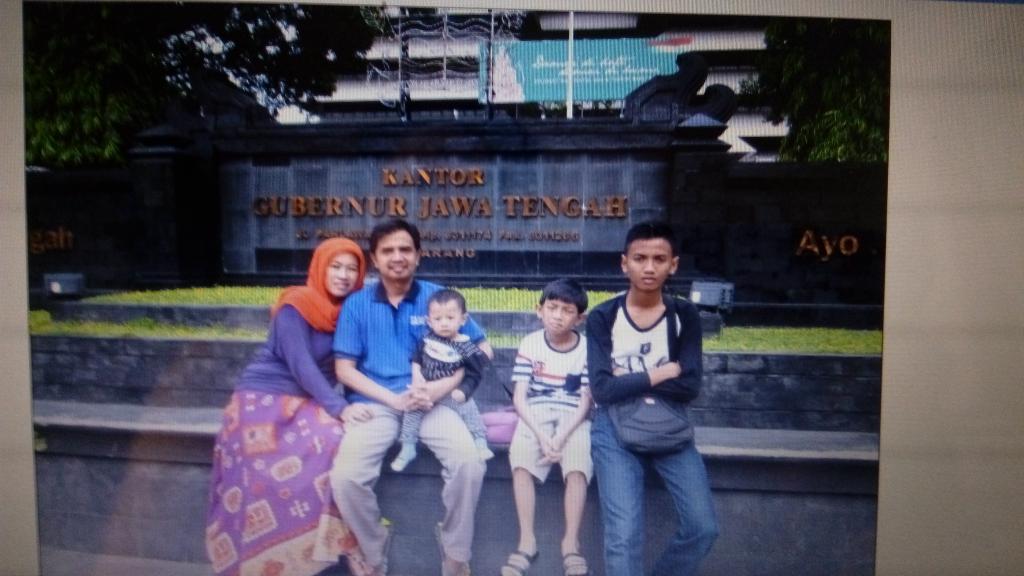 yayakchal's tweet photo. Selamat Hari Raya Idul Fitri 1437 H, mohon  maaf lahir dan batin (Abdul Chalik Yayak dan keluarga)@HasyimSyufi https://t.co/2vvYS8oop8