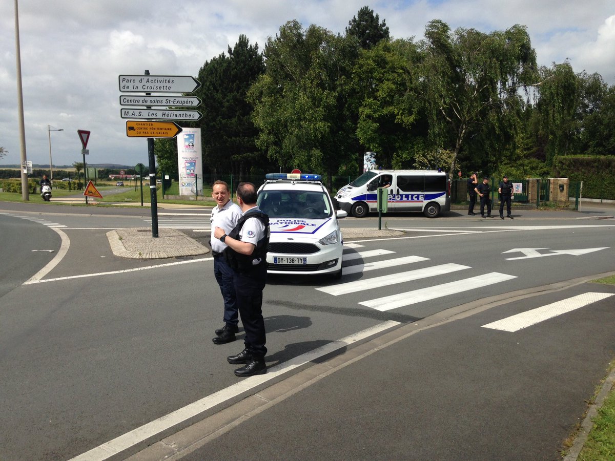 Important dispositif policier à la prison de vendin le vieil. La prise d'otage toujours en cours <a href="/WEO_TV/">Wéo</a> <a href="/LCI/">LCI</a>