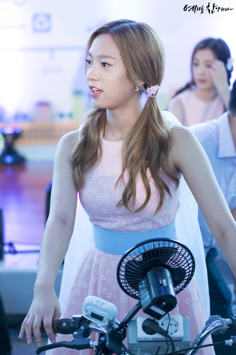 CmmxZ6CUIAAV4hj.jpg:orig