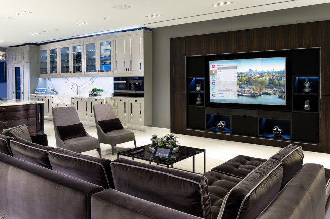 Spinitar's tweet photo. Crestron Opens New Design Showroom in South Florida https://t.co/lVYcQNzSNr #AVforIT #TechnologyShowroom https://t.co/FQFMyoMNb8
