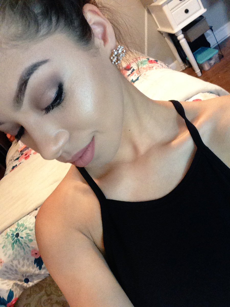 BySymply's tweet photo. The revolution cosmetics glow https://t.co/5JnflxB3cM